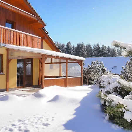 Villa Lanovka Lipno 200 *